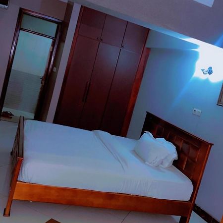 Super Paradise Hotel Kampala Kültér fotó