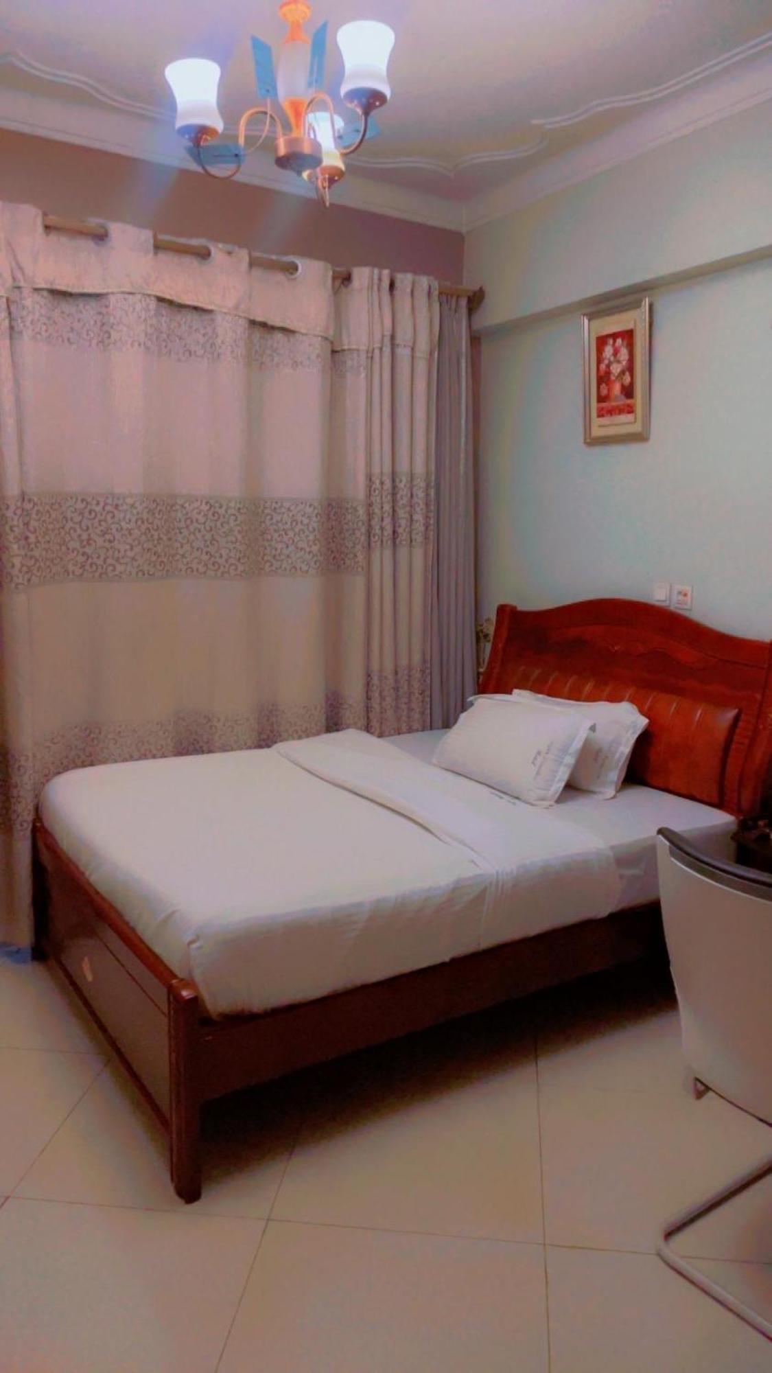 Super Paradise Hotel Kampala Kültér fotó