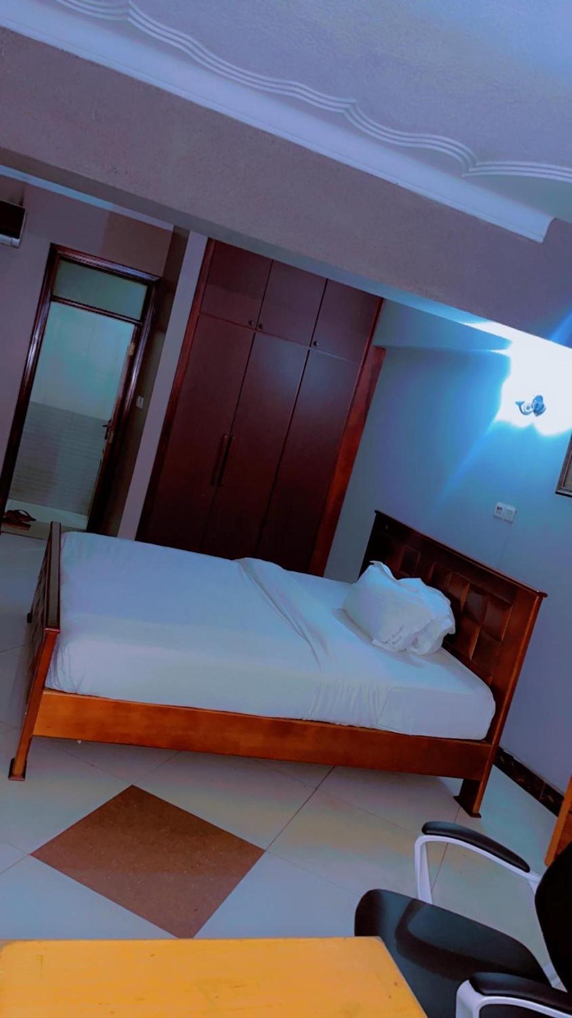 Super Paradise Hotel Kampala Kültér fotó